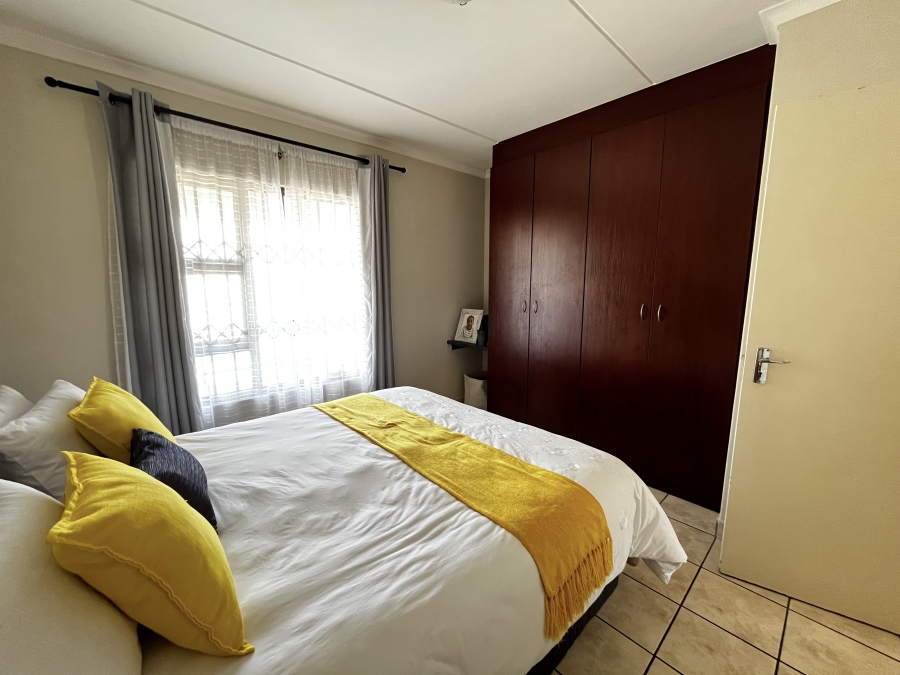 To Let 2 Bedroom Property for Rent in Burgundy Estate Western Cape